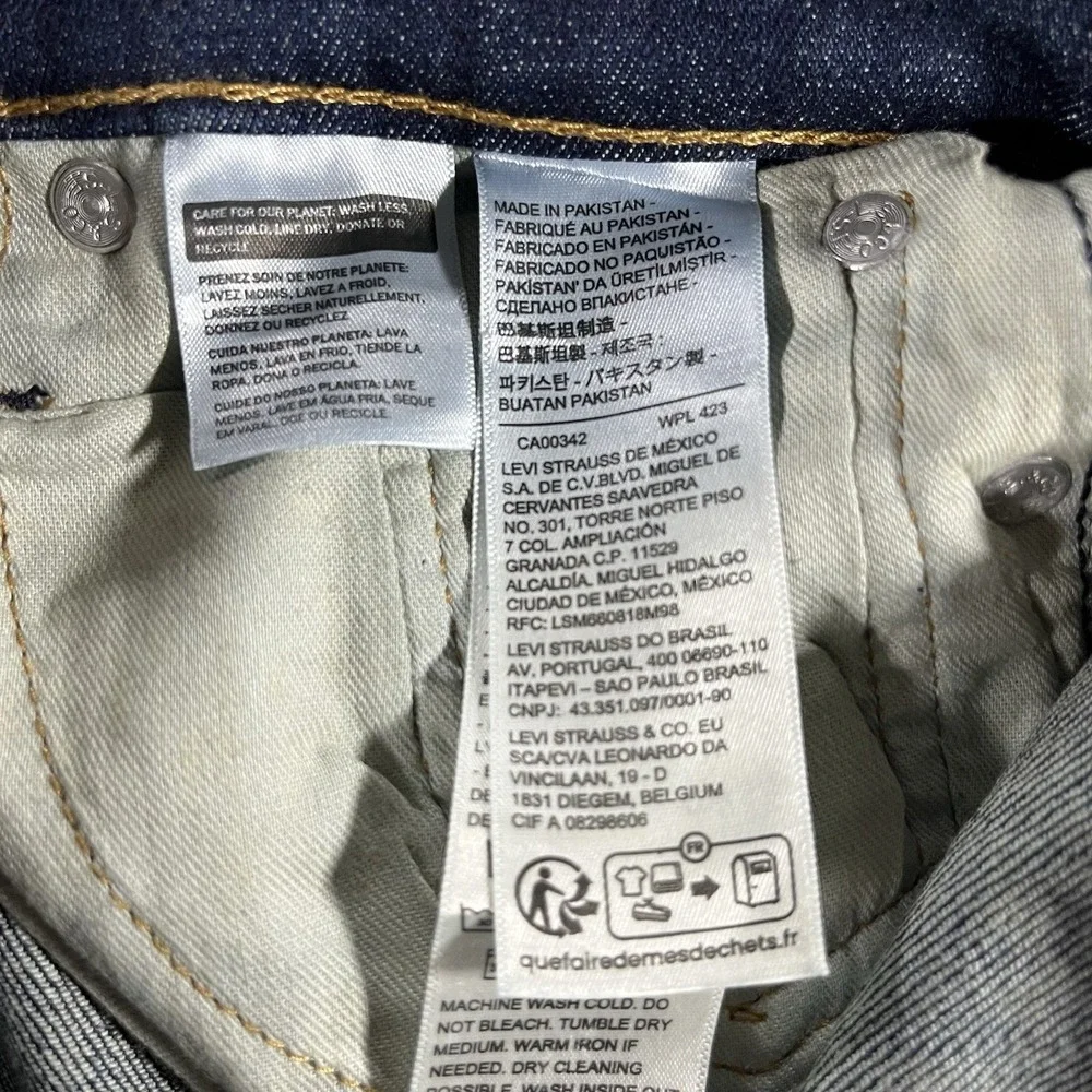 Levis 510 Skinny Men's Size 27Wx30L Dark Wash Blue Denim Jeans Distressed NWT